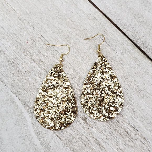 💎 Gold Sparkle Teardrop Earrings - Picture 4 of 4